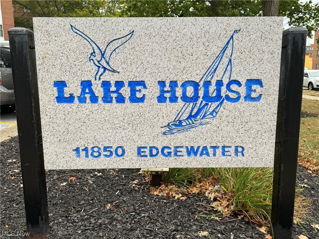 Lake House Condo - Residential