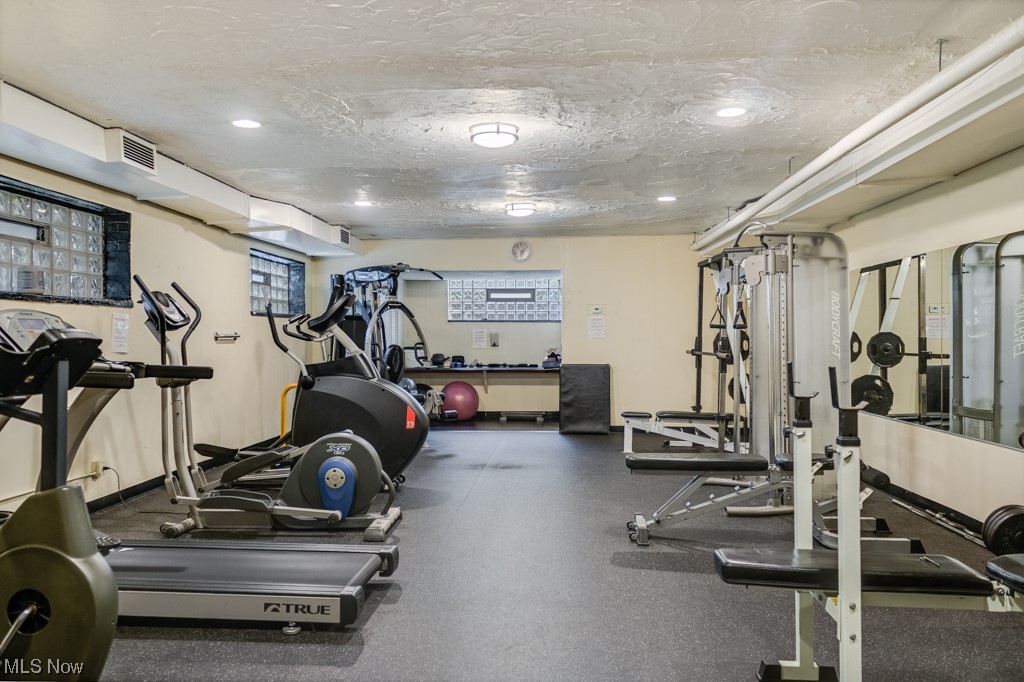 Lake House Condo - Residential