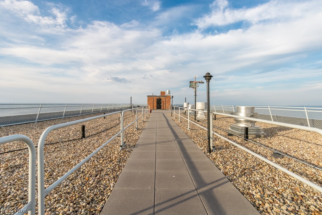 Lake House Condo - Residential