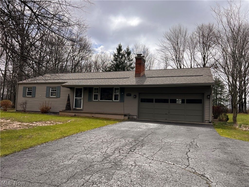 Photo of 49231 England Drive, East Palestine, OH 44413 (MLS # 5196791)