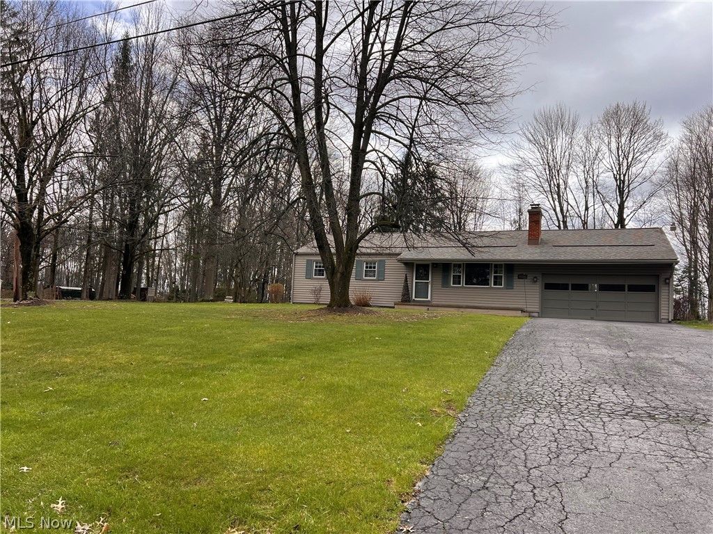 Photo of 49231 England Drive, East Palestine, OH 44413 (MLS # 5196791)