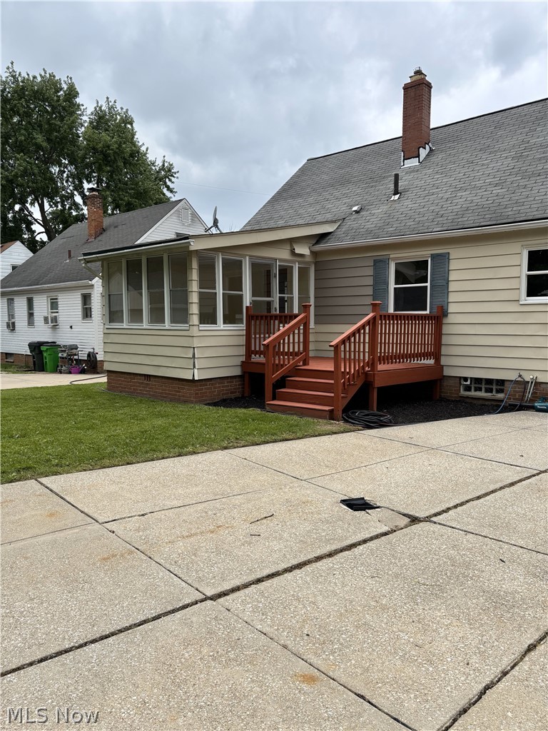 Main image without alt text