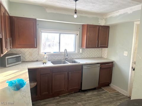 Tiny photo for 9208 Kempton Avenue, Cleveland, OH 44108 (MLS # 5179629)