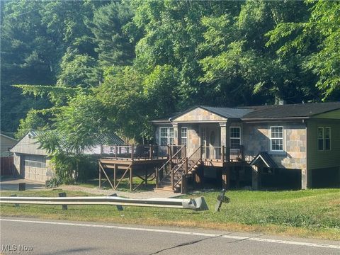 Homes For Sale - 225 Washington Pike Pike<br/> Wellsburg, WV 26070