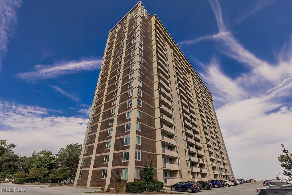 12900 Lake Avenue #812, Lakewood, Ohio image 2