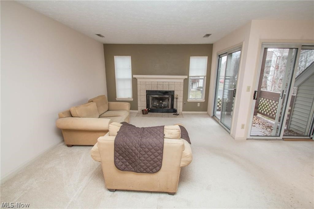 Crossing Residl Condos Ltd - Residential Lease