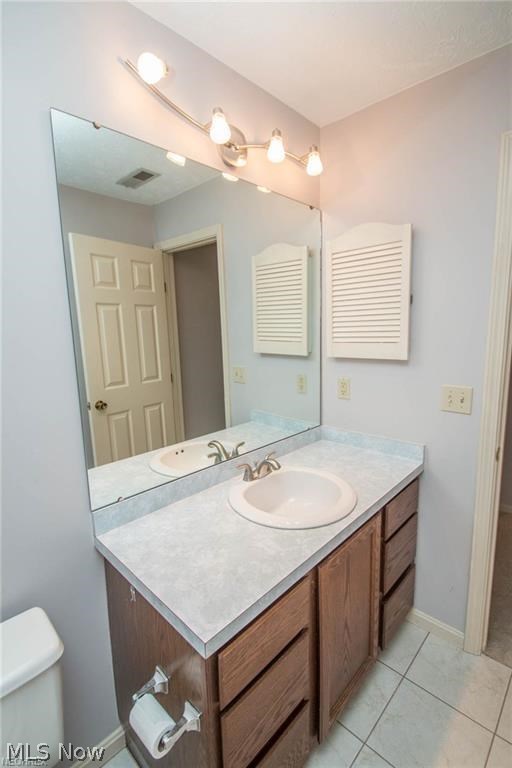 Crossing Residl Condos Ltd - Residential Lease