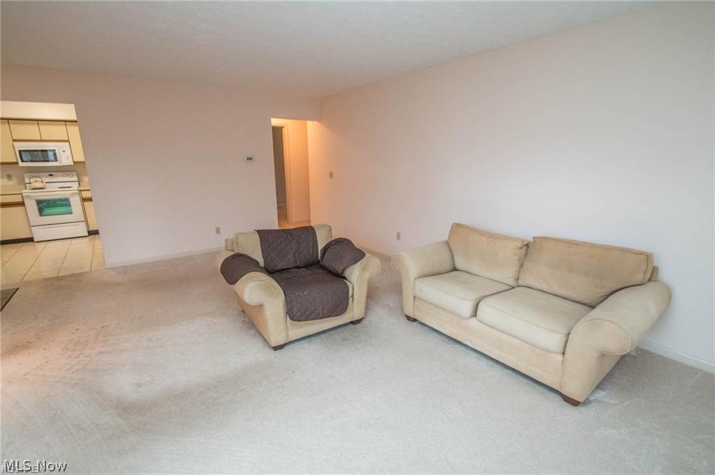 Crossing Residl Condos Ltd - Residential Lease