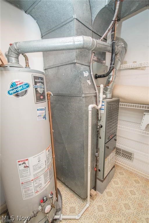 Crossing Residl Condos Ltd - Residential Lease