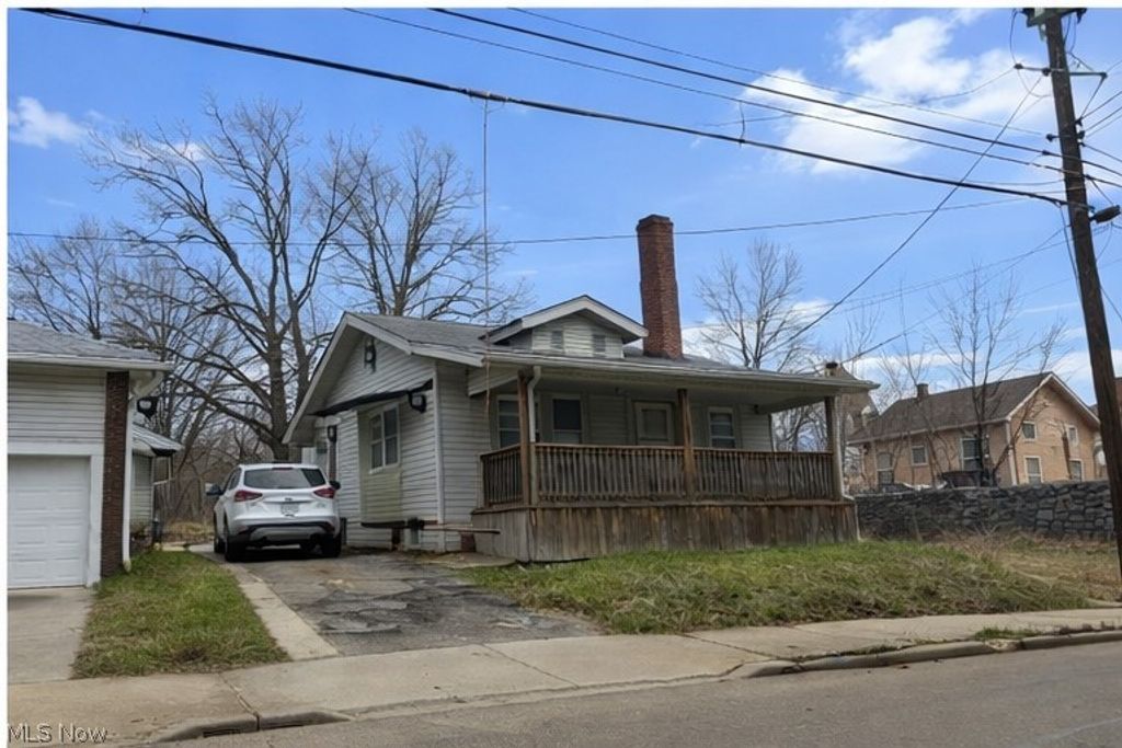 Photo of 343 Madison Avenue, Akron, OH 44320 (MLS # 5214828)