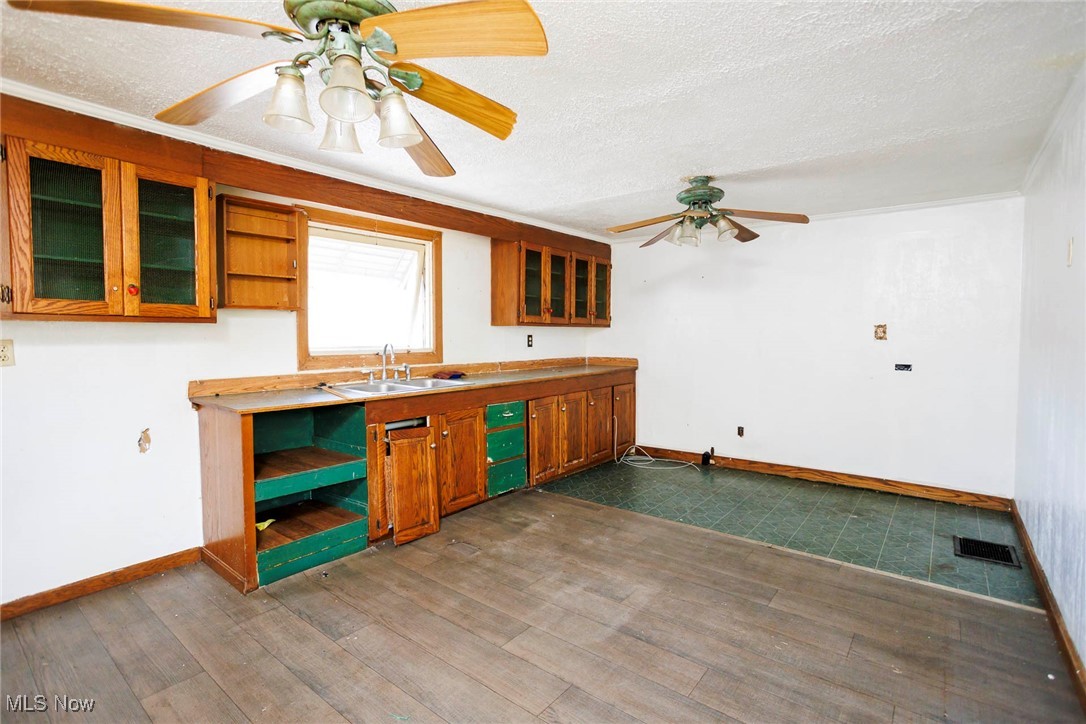 Dennison, Ohio 44621, United States, 2 Bedrooms Bedrooms, ,1 BathroomBathrooms,Residential,Active,202764