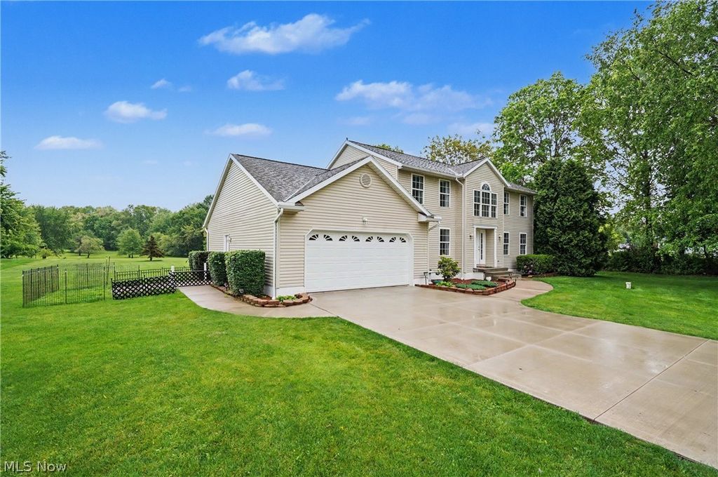 Photo of 992 Martin Road, Mogadore, OH 44260 (MLS # 5208375)
