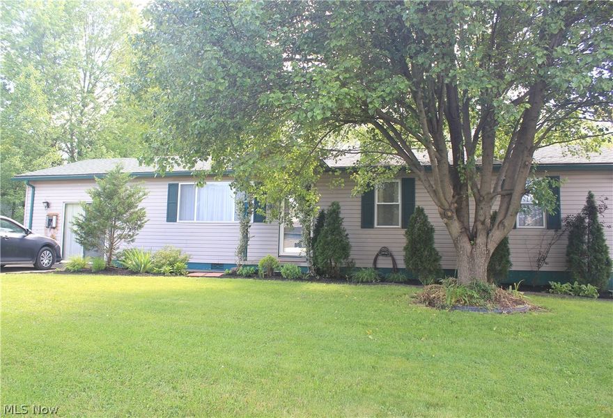 Warren School District, nice home on 100x200 lot! Some updates, new carpet, fresh paint! Protected by a Home Warranty!