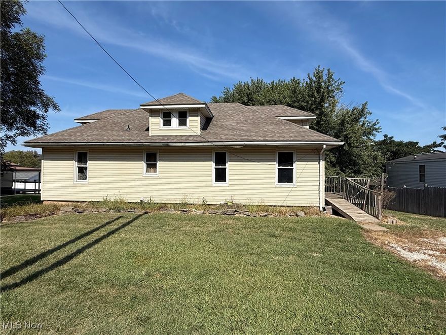 This 3-bedroom, 1 bathroom home sits on a city lot and is ready for your vision. The spacious basement offers room for storage or future finishing, while the convenient location keeps you close to town amenities. Whether you're an investor or a handy buyer ready to build equity, this home is full of opportunity. Home is being sold as is. Cash or conventional.