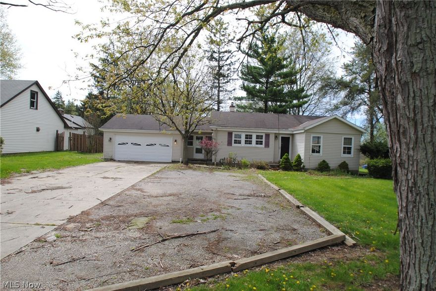 BANK OWNED .... 3 Bedroom Ranch Fixer Upper .... Located On Huge 1 Acre Plus Lot .... 2 Car Attached Garage .... Spacious Living And Dining Rooms .... Some Newer Windows And Doors .... Handyman Special Located In Desirable Broadview Heights .... Outbuilding In Backyard Are Safety Hazards .... Do Not Enter .... Interior Of House Has Exposed Wiring Use Caution .... BUYER TO ASSUME SEPTIC TO SEWER ASSESSMENT ....