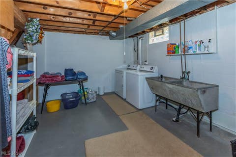 Tiny photo for 690 N Azalea Boulevard, Barberton, OH 44203 (MLS # 5238335)