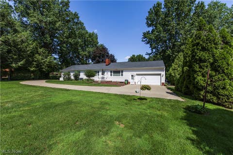 Tiny photo for 690 N Azalea Boulevard, Barberton, OH 44203 (MLS # 5238335)