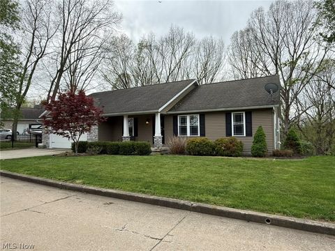 Homes For Sale - 440 Hillcrest Drive<br/> New Philadelphia, OH 44663
