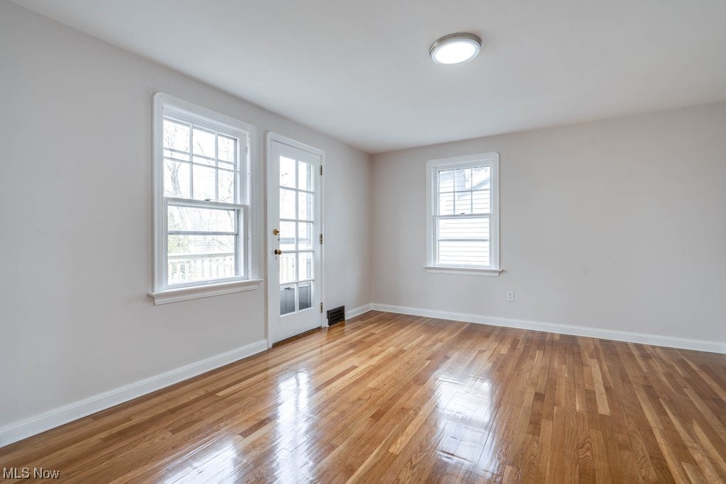 Modern Land Co Mayfield/Belvoi - Residential