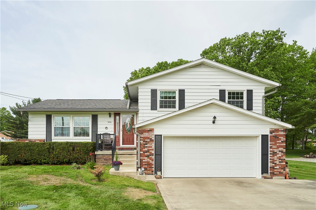 6214 Renninger Road, New Franklin, Ohio image 1