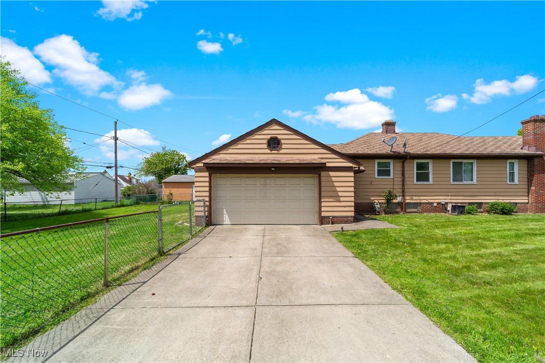 1613 Wexford Avenue, Parma, Ohio image 3