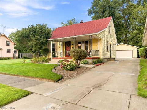Homes For Sale - 375 Bonnie Brae Avenue<br/> Warren, OH 44484