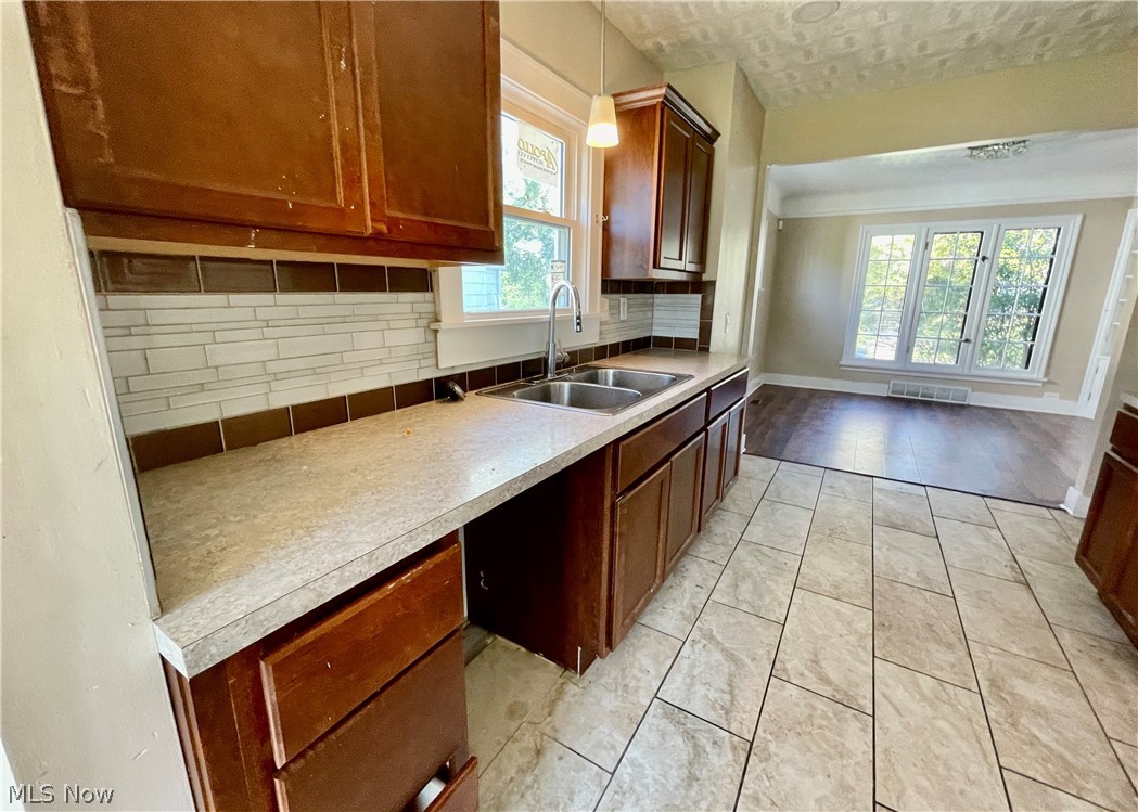 Utopia Beach 04 - Residential