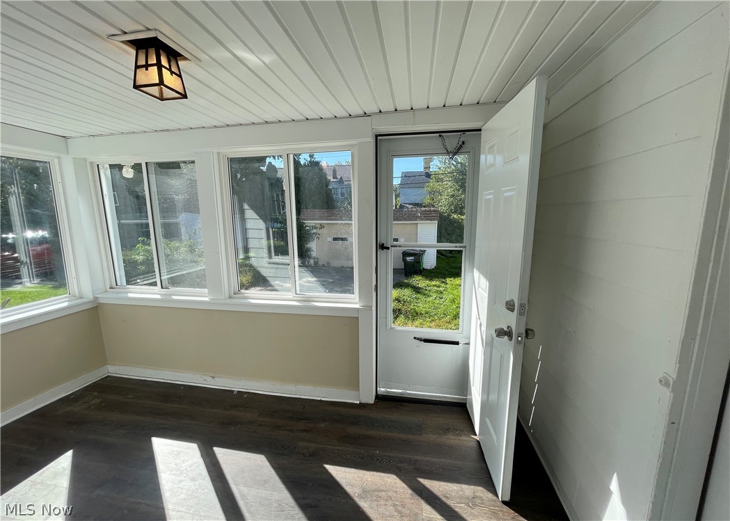 Utopia Beach 04 - Residential