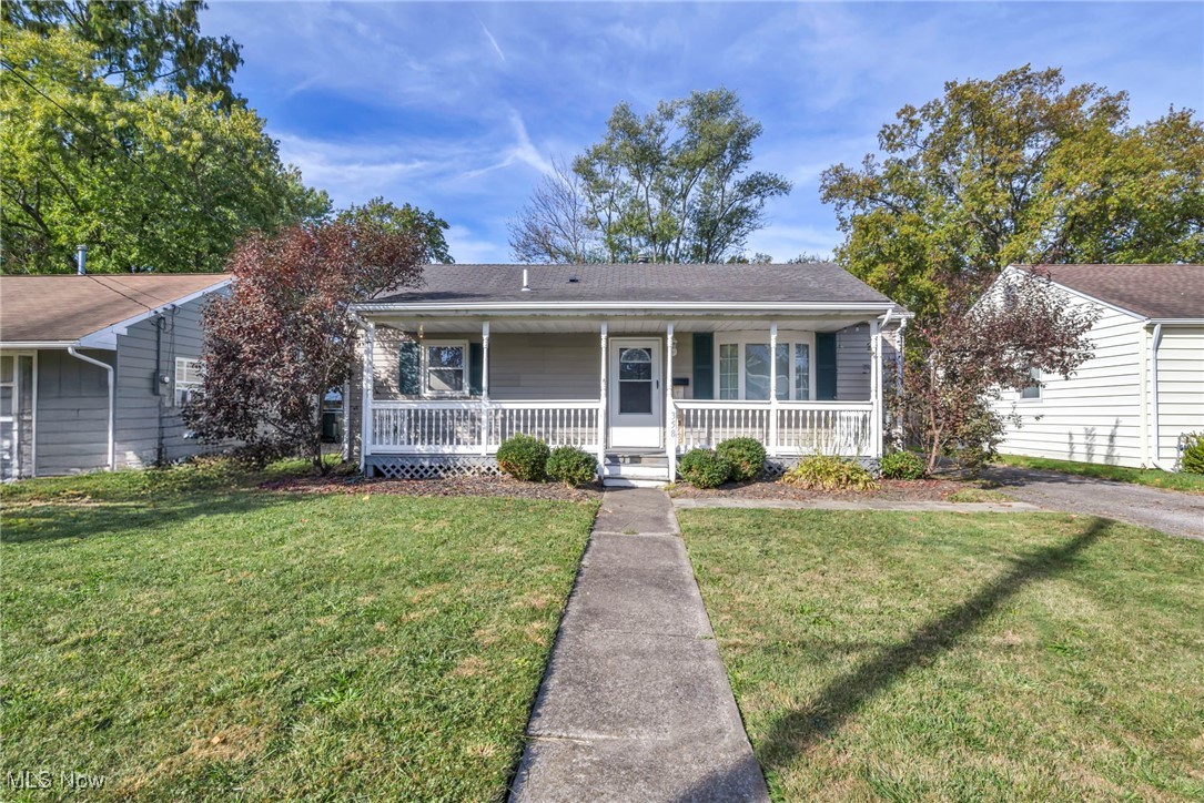 Looking for an updated ranch home in Elyria under $200k?
Welcome to 358 Roosevelt Ave, a beautifully maintained 3-bedroom, 1-bath home that combines comfort, value, and modern style — all at an affordable price.
Step inside to a bright, open-concept living area filled with natural light from the large bay window. The layout flows effortlessly between the living room, dining area, and kitchen, creating a comfortable space for everyday living. The updated kitchen (2023) features white shaker cabinets, modern tile flooring, and newer appliances, including a refrigerator, stove/range, and microwave.
The spacious primary bedroom easily fits a king-sized bed, and the large laundry room provides extra shelving and storage. Enjoy a covered front porch for morning coffee or an oversized back patio that’s perfect for relaxing or entertaining outdoors.
Additional highlights include a detached 2-car garage, updated lighting, neutral finishes throughout, and a fenced backyard. Conveniently located near parks, shopping, dining, and major highways, this home is move-in ready and priced to sell.
If you’ve been searching for an affordable, updated Elyria ranch, this one checks all the boxes. Reach out to your favorite realtor to schedule your showing today!