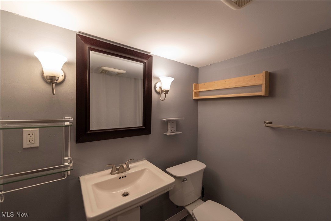 684 S Hawkins Avenue, Akron, Ohio image 37