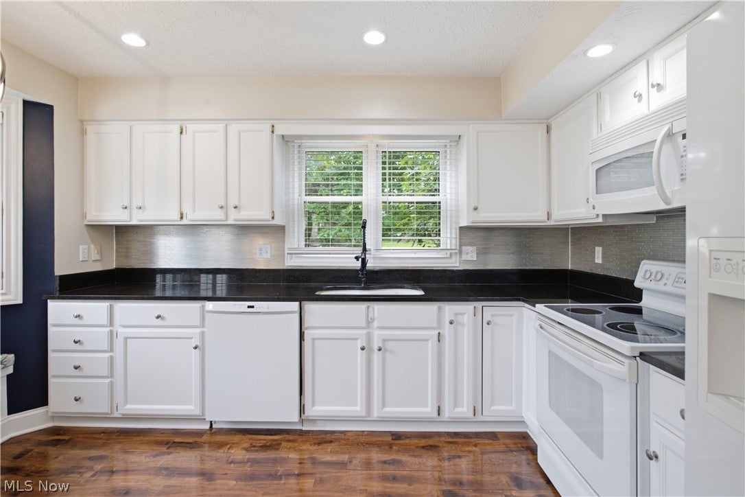 700 Hampton Circle 8