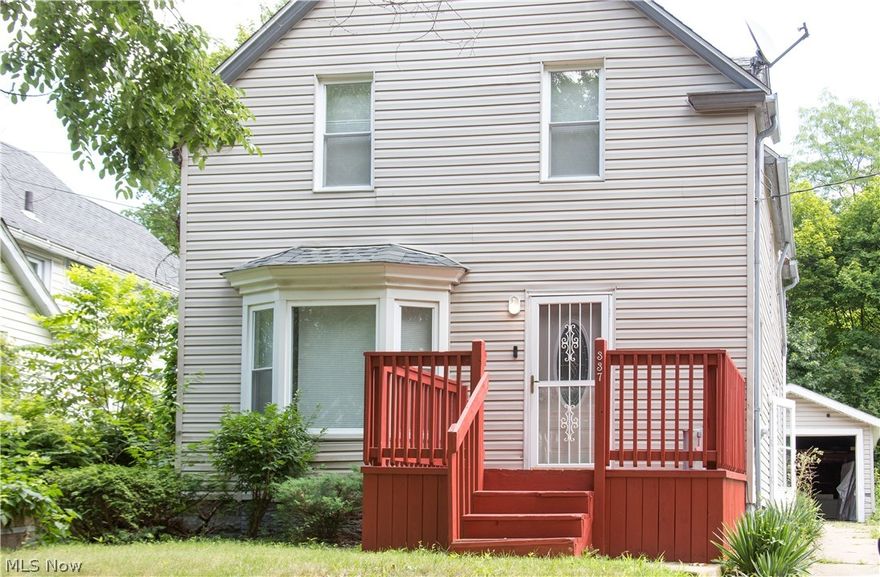 Look no further! Perfect property for a first time home buyer! Walk in to the spacious living room equipped with a fireplace for those chilly fall or snowy winter nights. The formal dining room is the perfect size for your holiday dinners or entertaining. The kitchen is updated and ready for its finishing touches by its new owner! Don't wait! Schedule your private showing today. 1 year home warranty included!