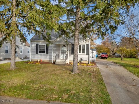 967 Warwick Drive Sheffield Lake OH 44054