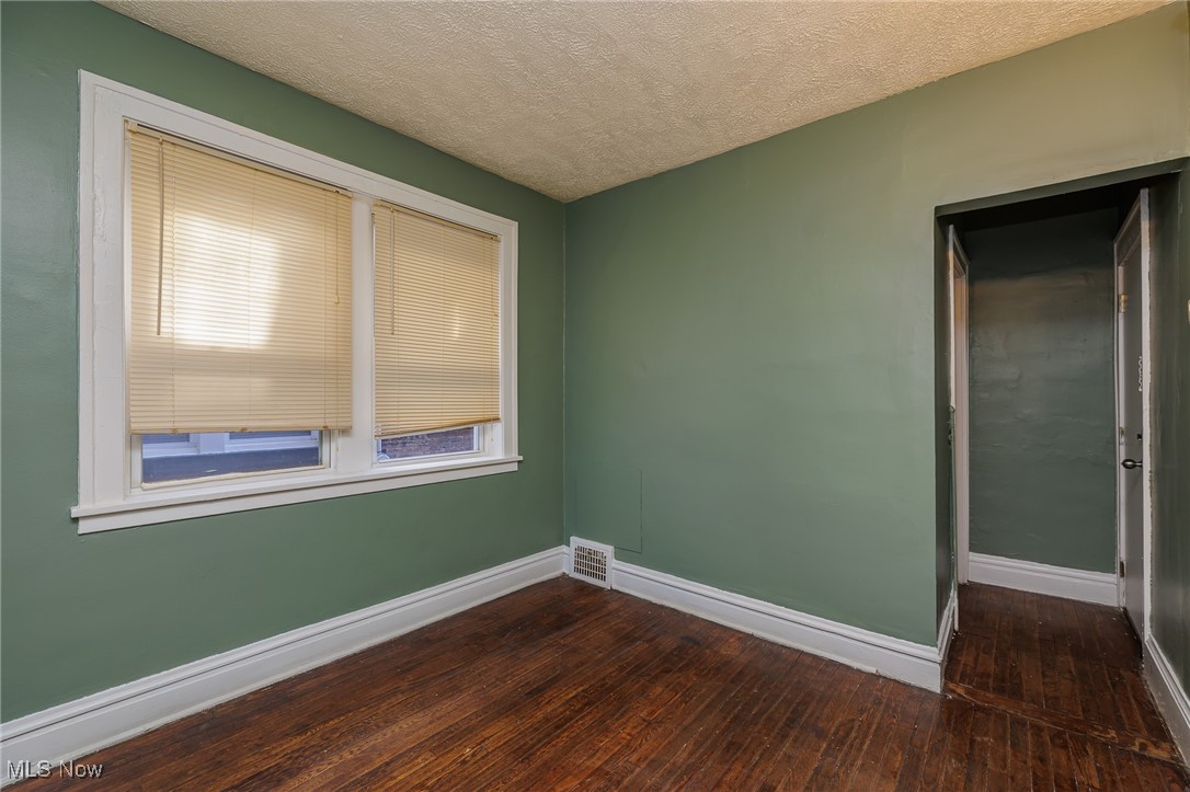 Eleanor H Seymours Resub - Residential Lease