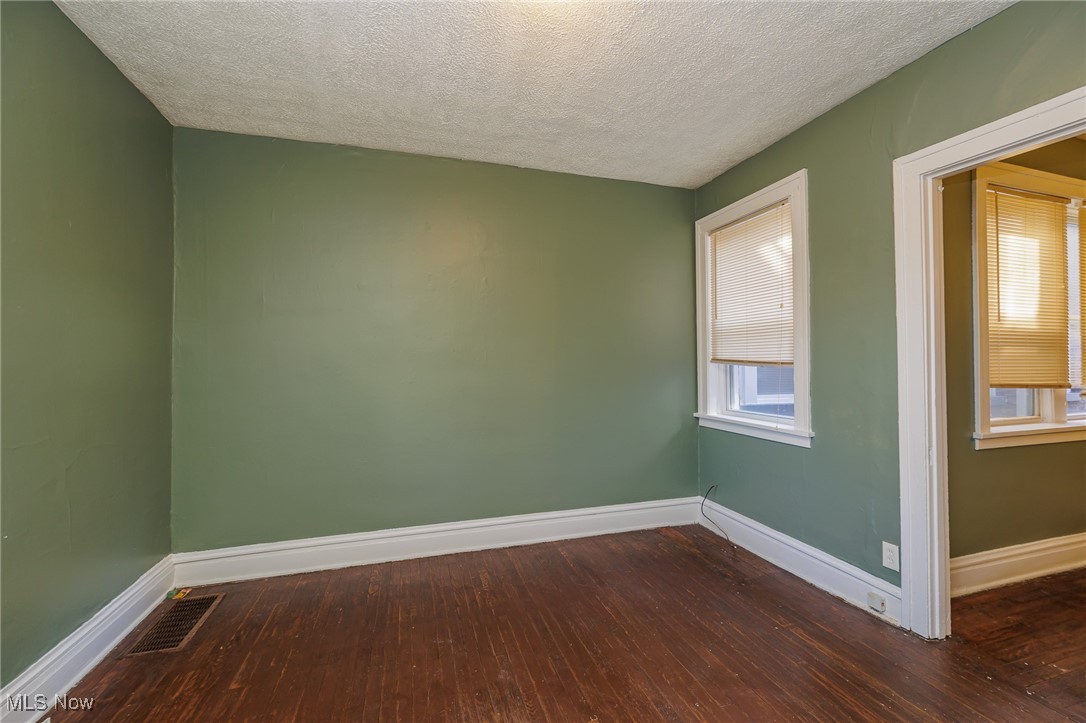 Eleanor H Seymours Resub - Residential Lease