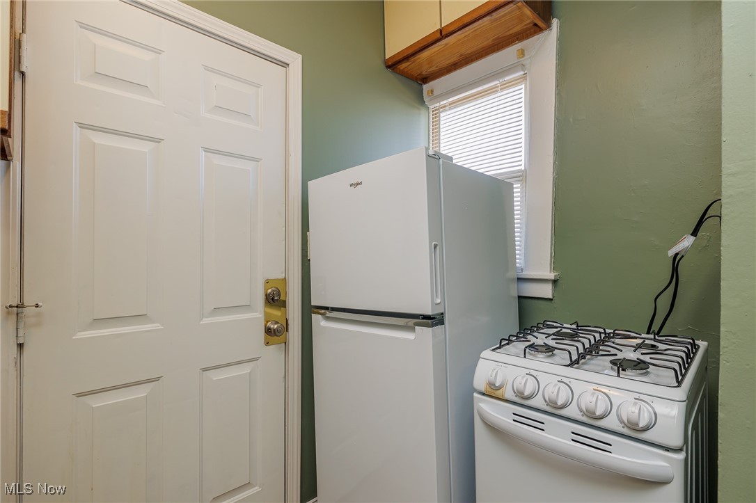 Eleanor H Seymours Resub - Residential Lease