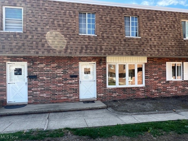 Come see this 2 bedroom, 1.5 bath townhome in Parma, Ohio!
This property features spacious bedrooms and a large 2-car detached garage, offering plenty of storage and convenience. While the home does need some updates, it presents a great opportunity for investors or homeowners looking to build equity through a project. With a little vision and effort, this townhome could truly shine.
Schedule your showing today and keep an open mind as you explore the possibilities!