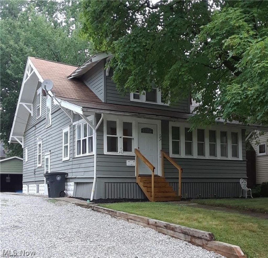 Photo of 167 E Ido Avenue, Akron, OH 44301 (MLS # 5192257)