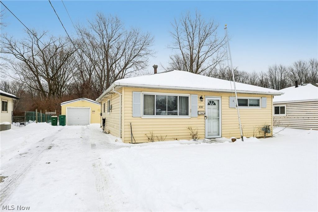 Photo of 4747 Willowbrook Drive, Mentor, OH 44060 (MLS # 5185349)