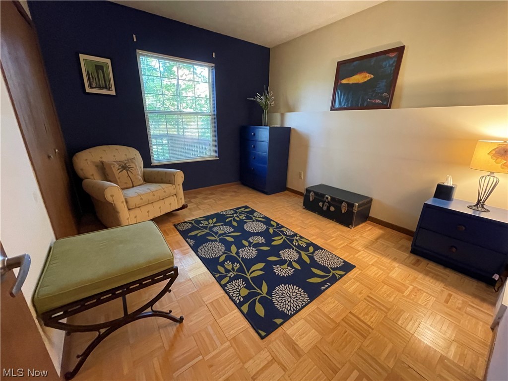 Country Scene Condo - Residential