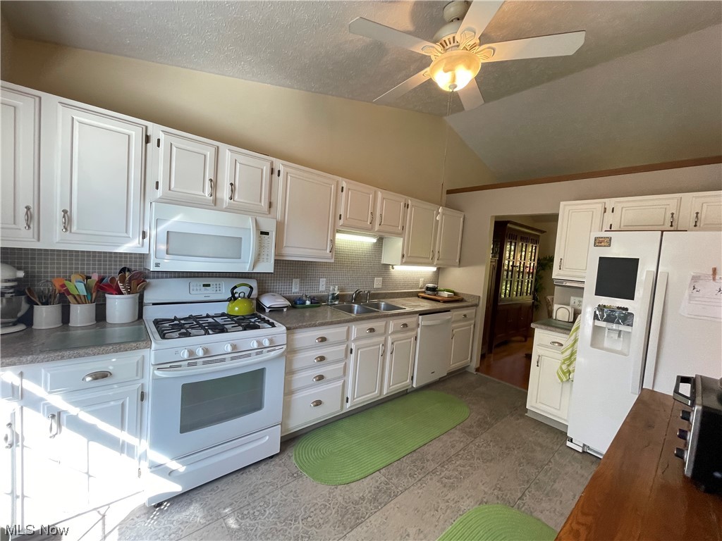 Country Scene Condo - Residential