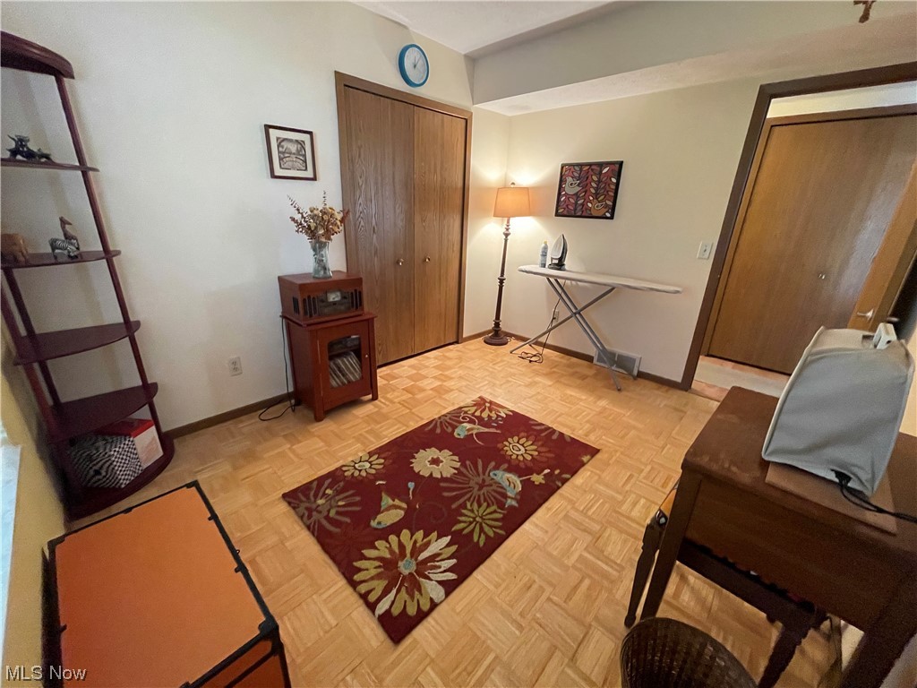 Country Scene Condo - Residential