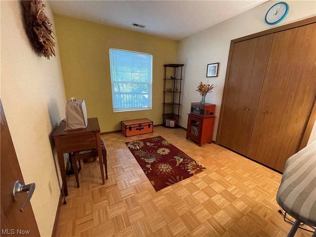 Country Scene Condo - Residential