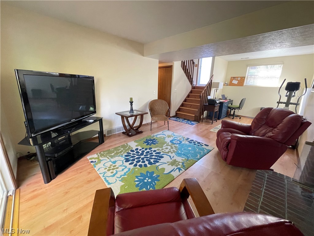 Country Scene Condo - Residential