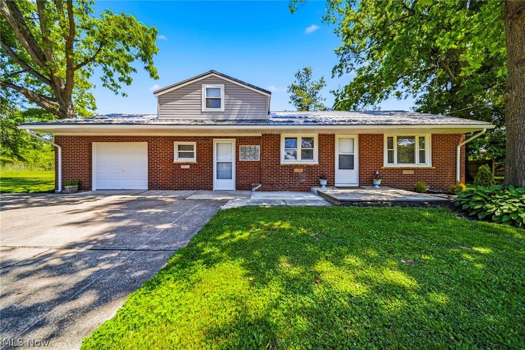Photo of 4932 Kain Avenue, Ashtabula, OH 44004 (MLS # 5215242)