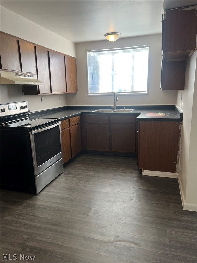 300-306 Scott Street NE