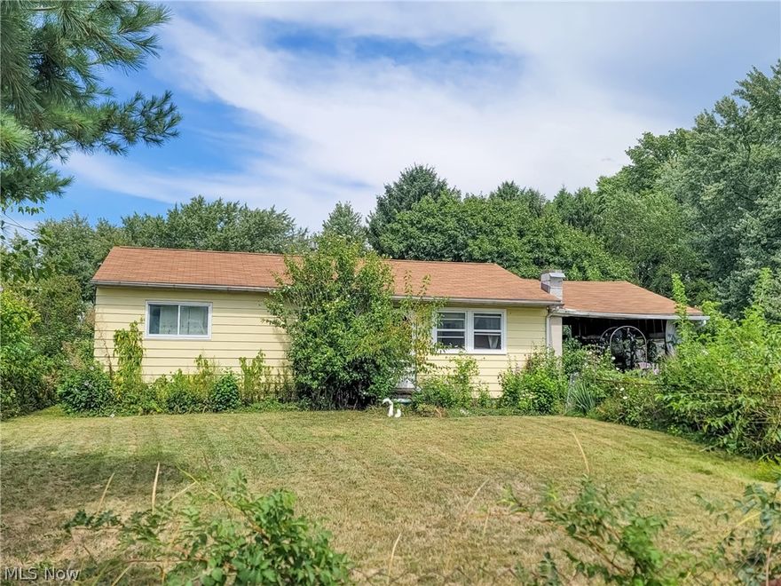 *** Estate Auction *** Wednesday, October 5, 2022 6:00 pm *** This aluminum sided 3 bedroom, 1 1/2 bath ranch home situated in Plain Twp., Plain Local Schools with living area, kitchen, full basement,  carport, private drive, fenced front yard, wood deck, 2 parcels- house lot being 60’ X 97’ and vacant lot 70' X 124' w/ private drive entrance on Maxine Ave., taxes only $331.65 per half year. Home needs work so remodel & update to your liking. Investment Opportunity!!