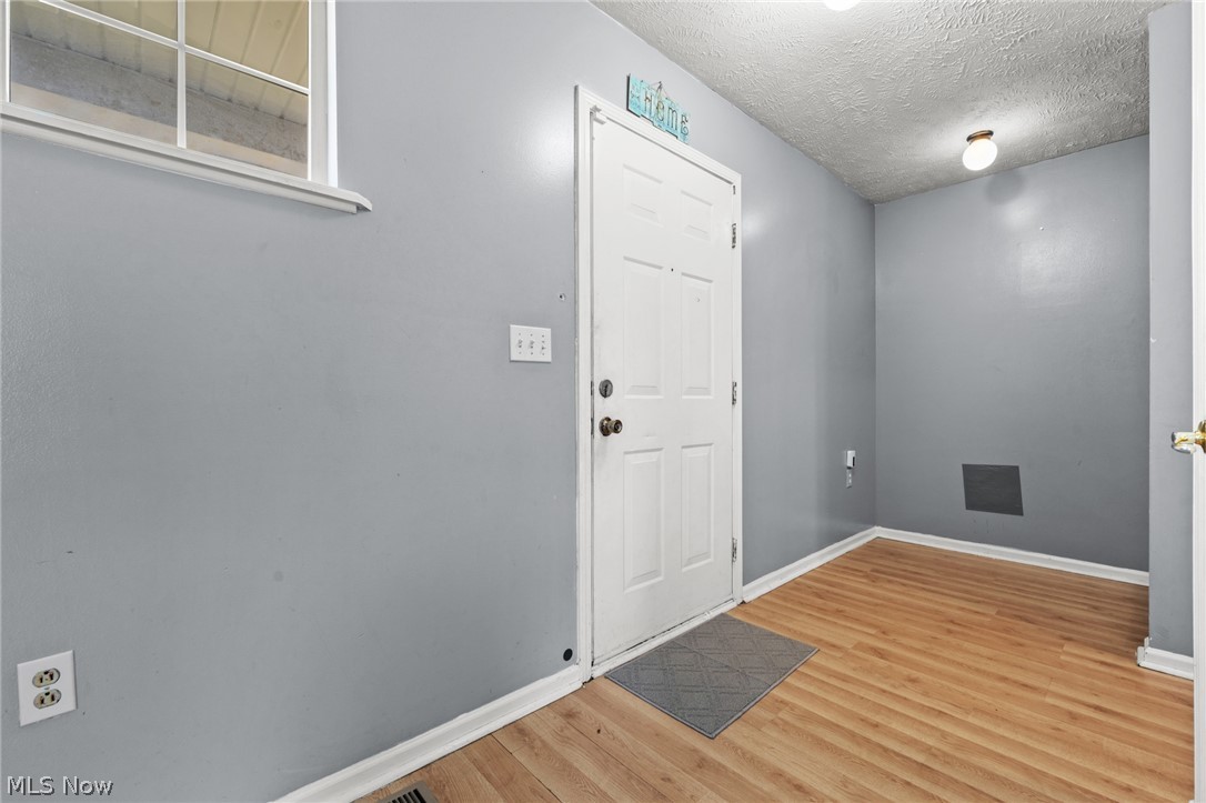 12505 Grimsby Avenue