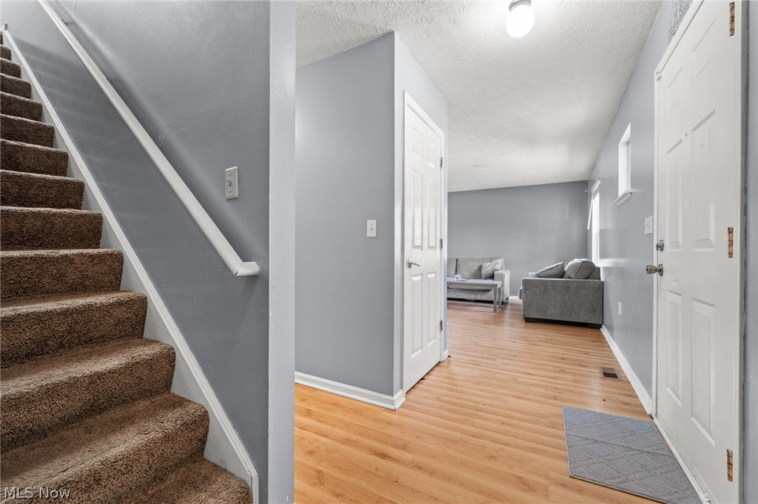 12505 Grimsby Avenue