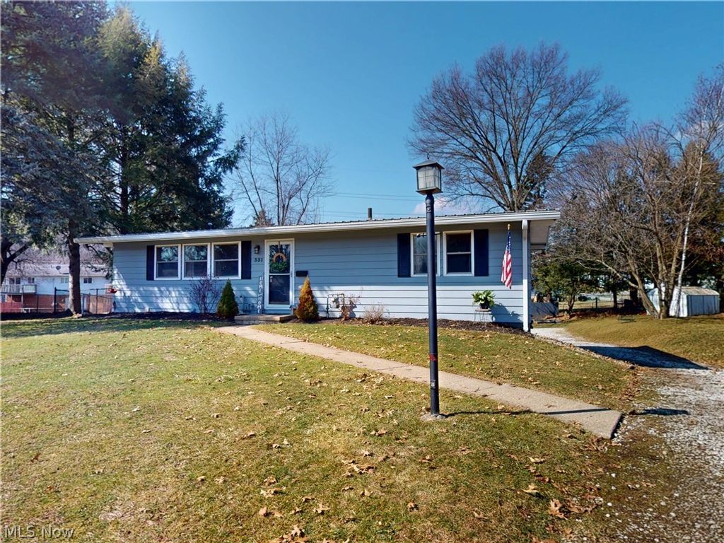Photo of 331 Lynn Circle NW, Canton, OH 44708 (MLS # 5190746)